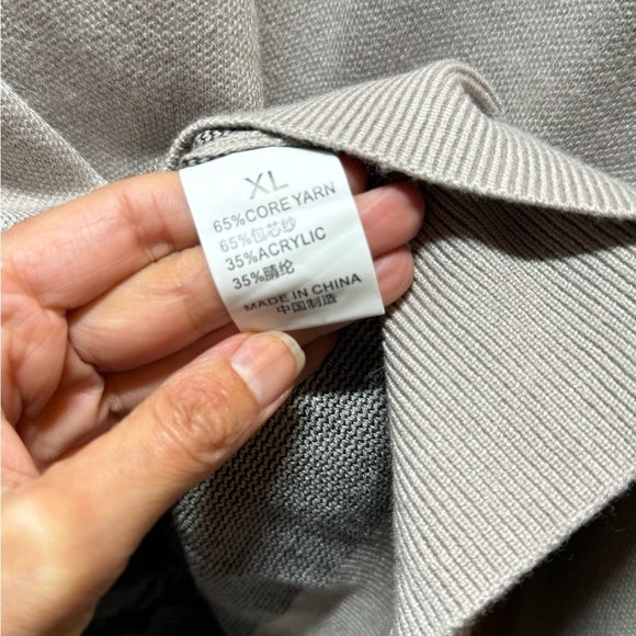 Graphic Beige Sweater - Picture 6 of 7